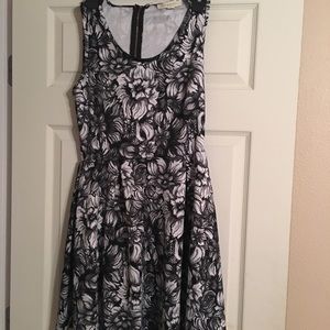 Nicki Minaj Floral Scoop Neck Sleeveless Dress